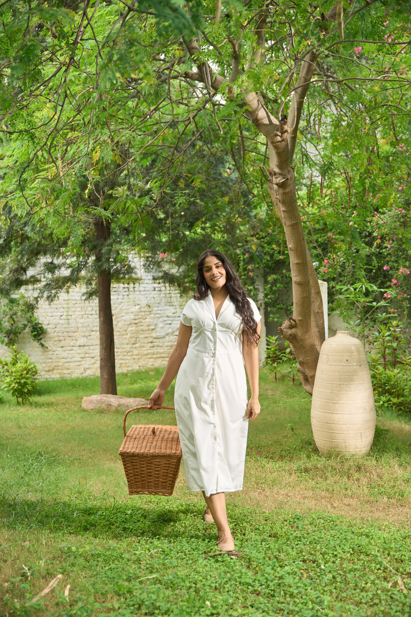 WHITE GATHERED V-NECK WAISTBAND MIDI DRESS