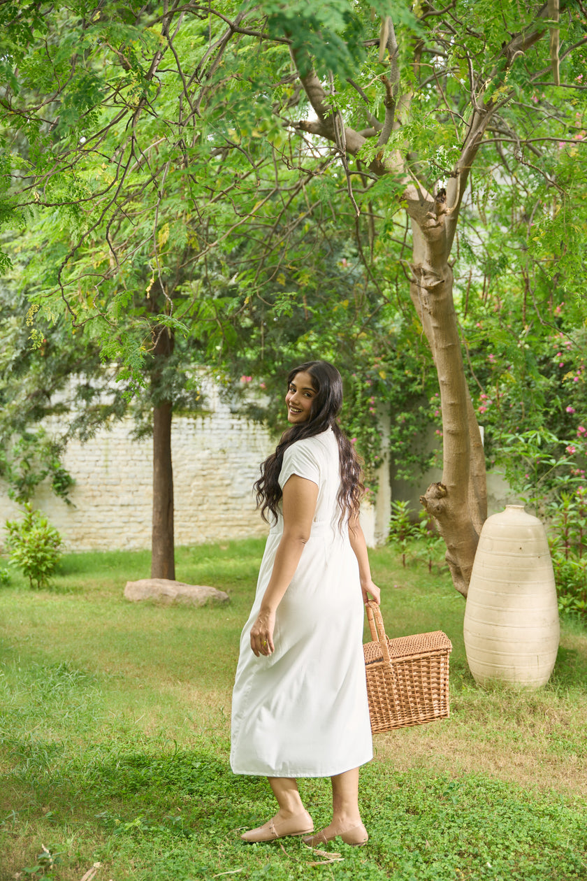 WHITE GATHERED V-NECK WAISTBAND MIDI DRESS