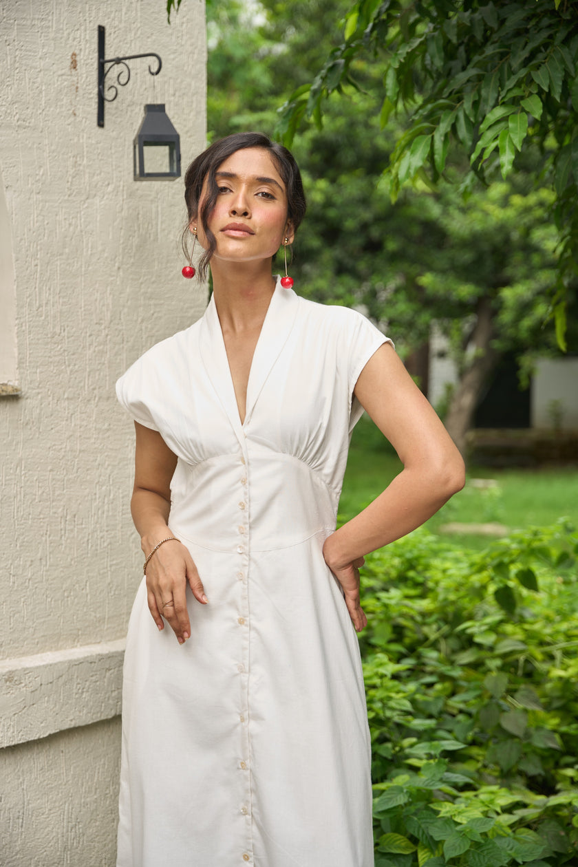 WHITE GATHERED V-NECK WAISTBAND MIDI DRESS